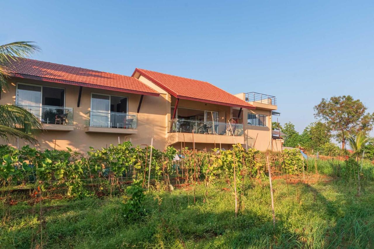Luna Villa By Stayvista - Lakeside Charm With Terrace, Lush Lawn & Modern Decor Насик Экстерьер фото